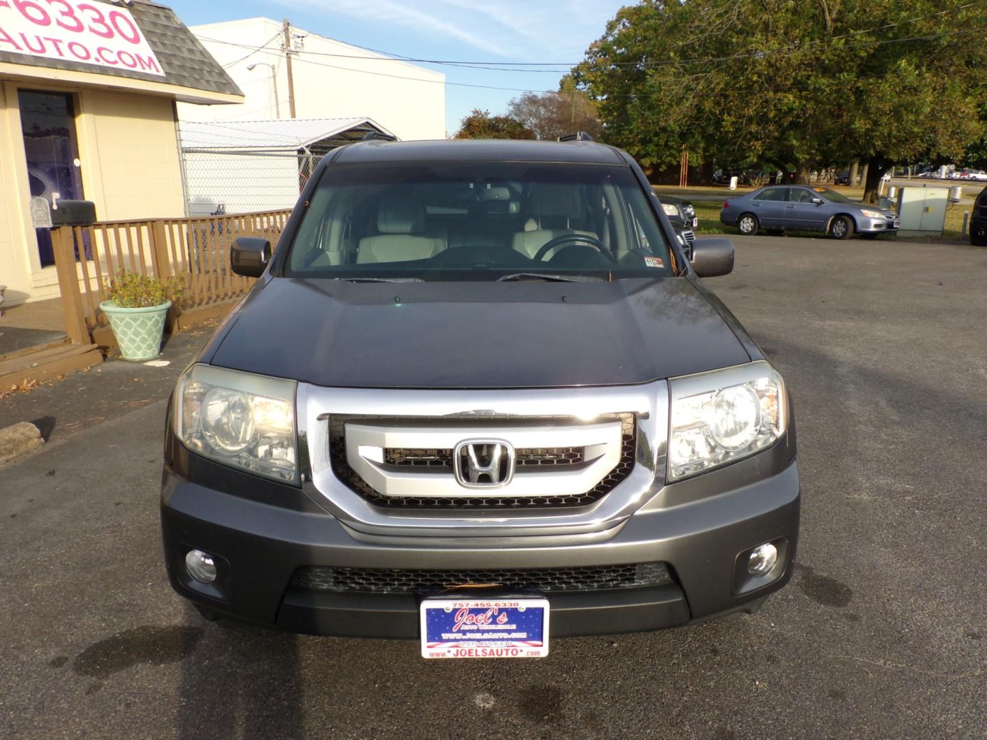 2010 Grey Honda Pilot (5FNYF4H91AB) , located at 5700 Curlew Drive, Norfolk, VA, 23502, (757) 455-6330, 36.841885, -76.209412 - Photo#2